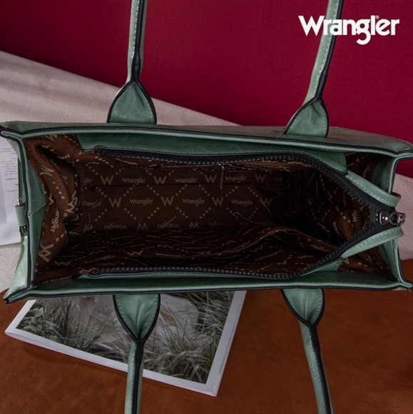 New Light Green Wrangler Tote Crossbody Purse | Croc Texture | Size Medium - Picture 10 of 11